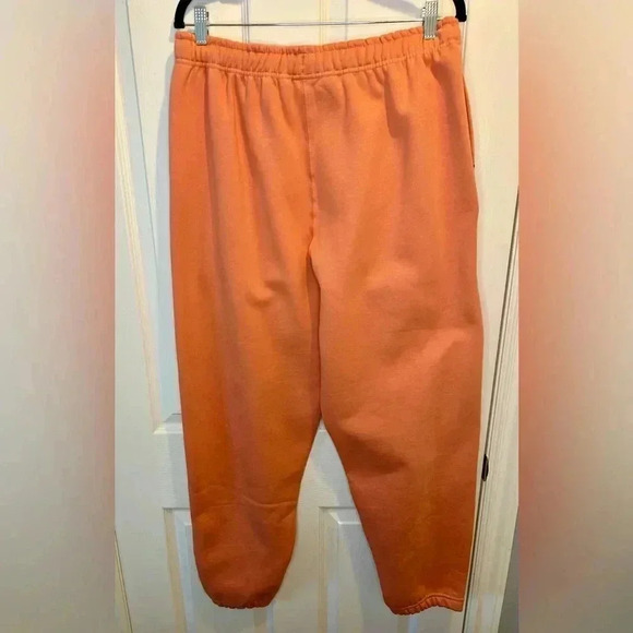 🧡”Nike” NWT Men’s Solo Swoosh Fleece Joggers w/ Zip Pockets and Drawstring Waist - Picture 3 of 16